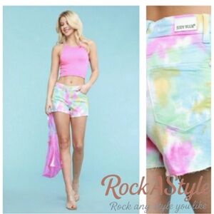 Judy Blue NWT Women’s Rainbow Tie Dye Comfy Stretch Frayed Shorts sz L/9-30W.